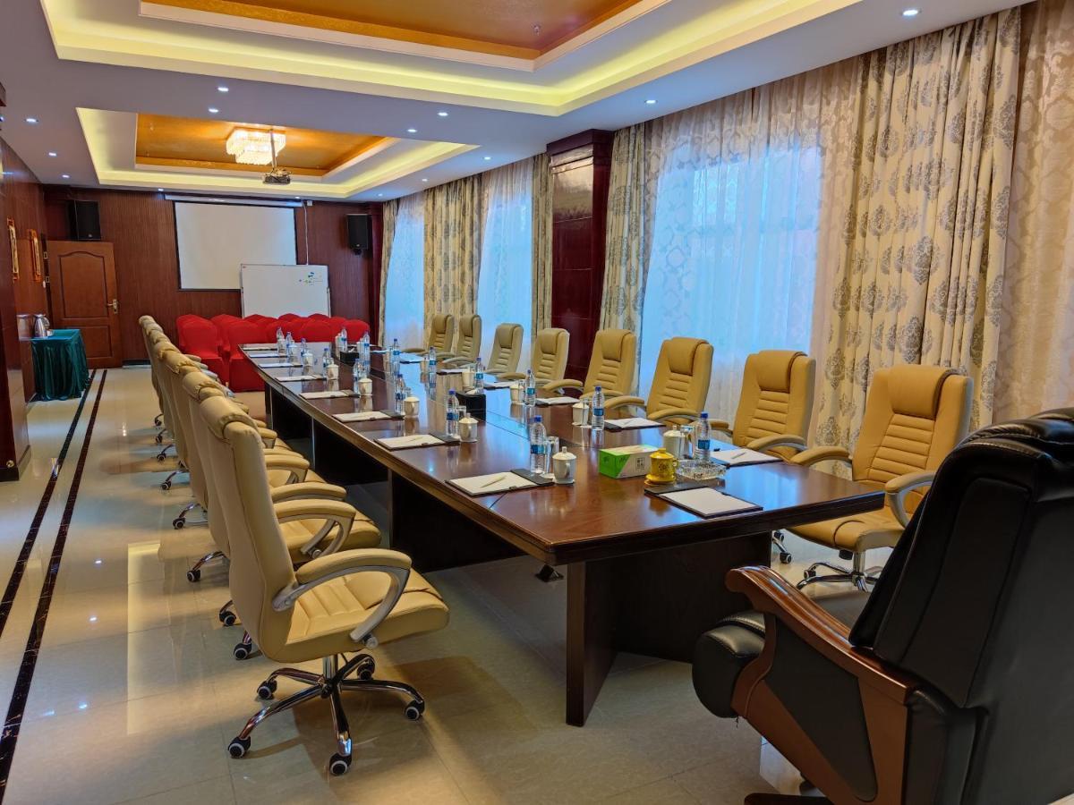 Golden Peacock Hotel بلانتاير المظهر الخارجي الصورة